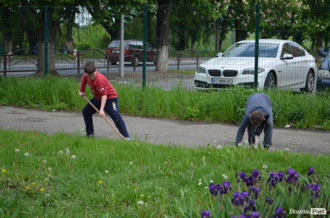 Еко-тематика в тренді: ще одна луцька школа долучилася до популярної акції. ФОТО