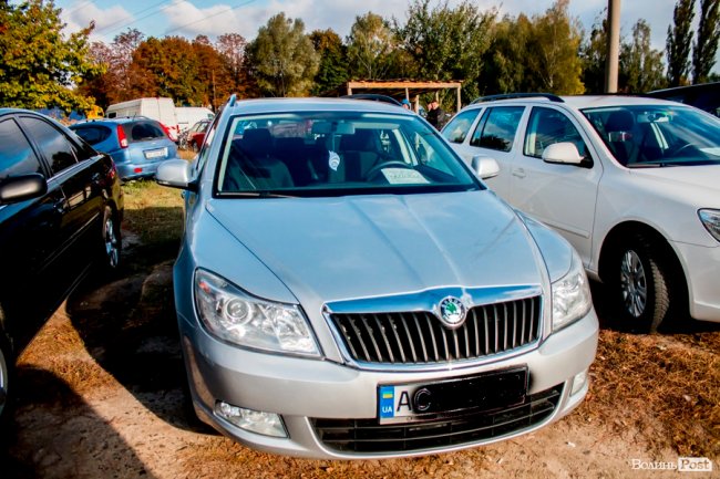 Від і до: скільки коштують машини на луцькому авторинку. ФОТО