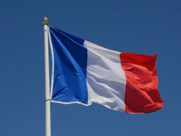 Громадян Франції закликають якнайшвидше покинути Білорусь через наступ РФ, –  МЗС країни