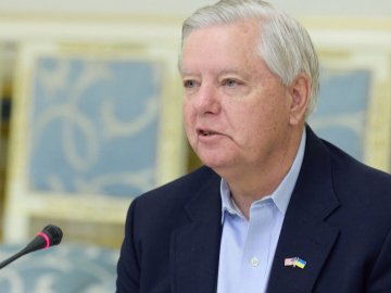 Ліндсі Грем під час візиту до Києва закликав українських депутатів ухвалити закон про мобілізацію, – WP