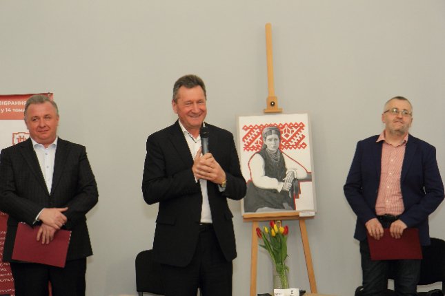 Вперше за всю історію: у ВНУ презентували 12-томне видання творів Олени Пчілки. ФОТО