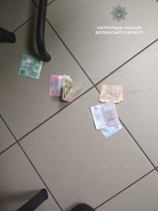 У Луцьку чоловік хотів відкупитися хабарем за крадіжку товарів з магазину