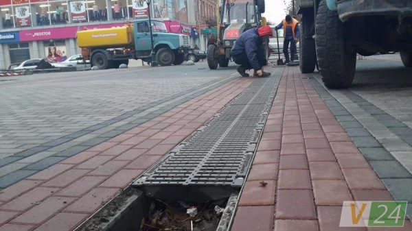 Комунальники розповіли, чому «топить» Лесі Українки