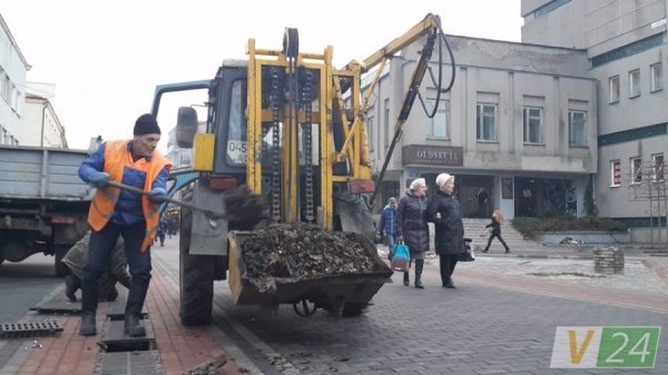 Комунальники розповіли, чому «топить» Лесі Українки