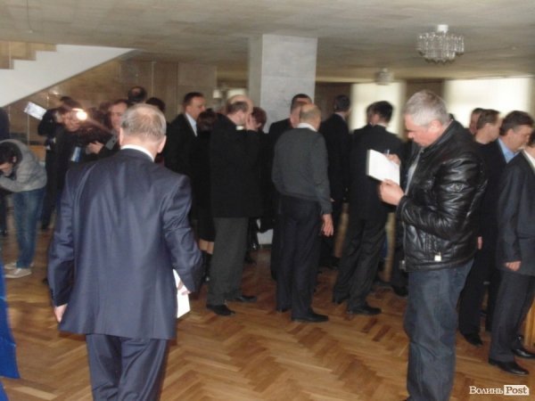 У Волиньраді голосують за звільнення Войтовича. ФОТО