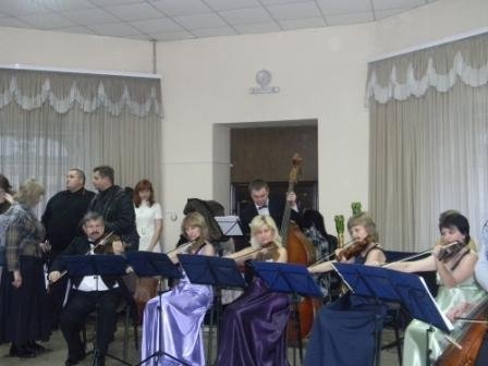 На Волині виставку картин відкривали під музику. ФОТО