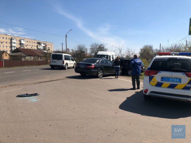 У Нововолинську – аварія за участю Mercedes та Volkswagen. ФОТО