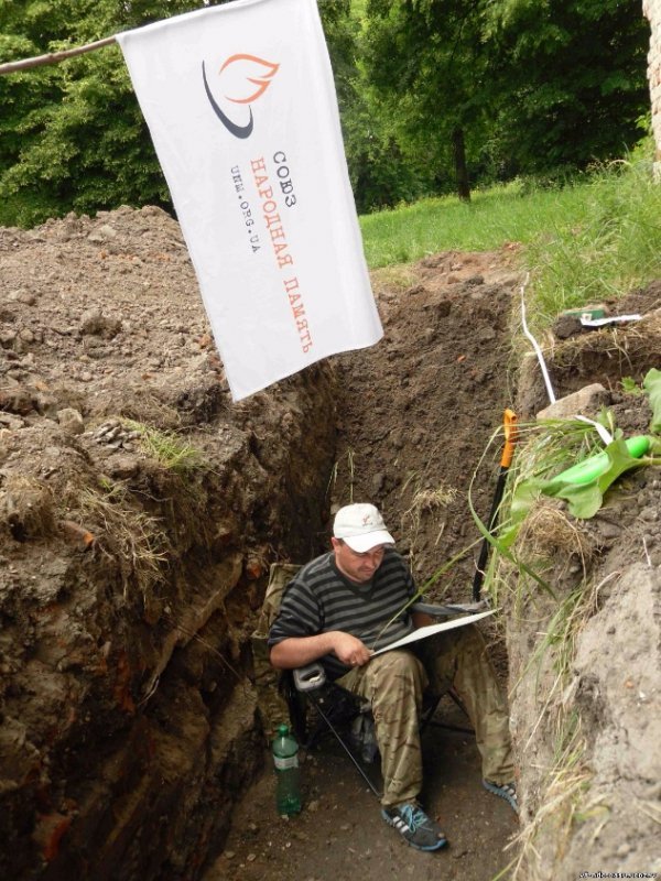 На Волині знайшли поховальну яму без датування. ФОТО