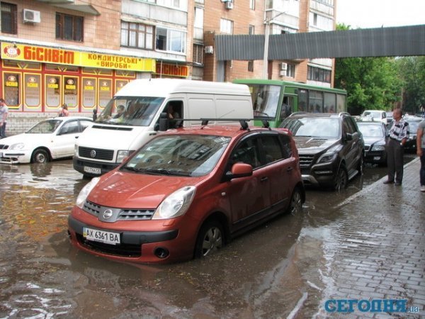 Харків затопило. ФОТО. ВІДЕО