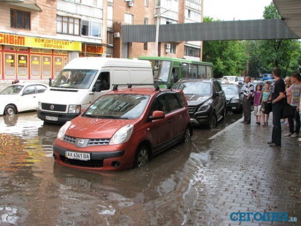 Харків затопило. ФОТО. ВІДЕО