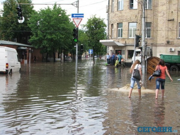 Харків затопило. ФОТО. ВІДЕО