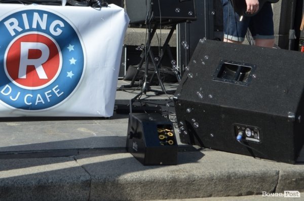 У Луцьку стартував фестиваль мильних бульбашок. ФОТО