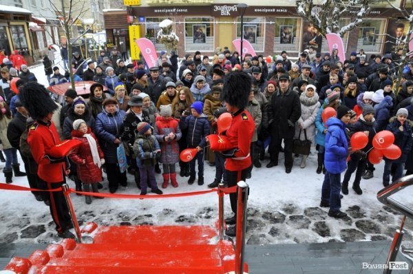 У Луцьку відкрився перший брендований магазин Vodafone 