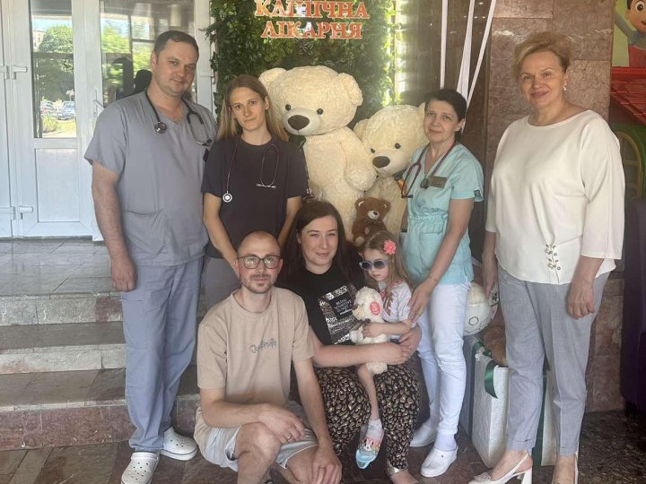 Волинські медики з колегами з «Охматдиту» врятували життя трирічній дівчинці