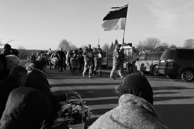 Луцька громада - у скорботі: в останню дорогу провели Героя Сергія Кізима