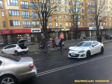 У Луцьку на Набережній – затор через аварію. ФОТО