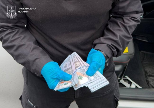 Лучанин вимагав 10 000 доларів у родини прикордонника: його судитимуть