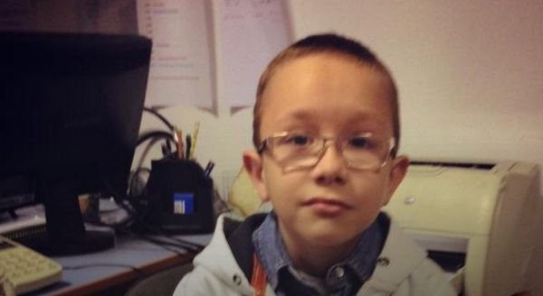 Хлопчик віддав на армію гроші, які збирав на планшет. ФОТО