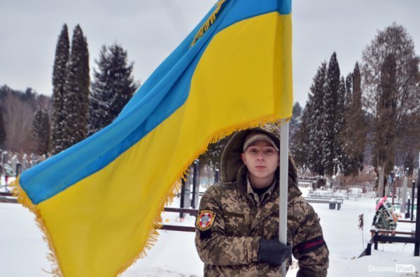 «Десантник пішов у небо»:  у Ківерцях поховали Героя Маріса Камінського