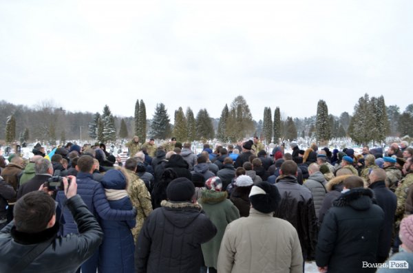 «Десантник пішов у небо»:  у Ківерцях поховали Героя Маріса Камінського