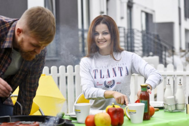 Осінні барбекю-посиденьки: луцький фотограф зазнімкував молоду пару на відпочинку в «Оріоні»*