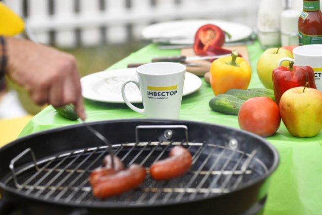 Осінні барбекю-посиденьки: луцький фотограф зазнімкував молоду пару на відпочинку в «Оріоні»*