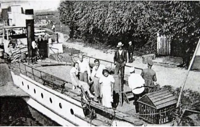 Пароплав на річці Стир. Фото міжвоєнного часу. З книги «Вулиці і майдани Луцька» В. Пясецького, Ф. Мандзюка
