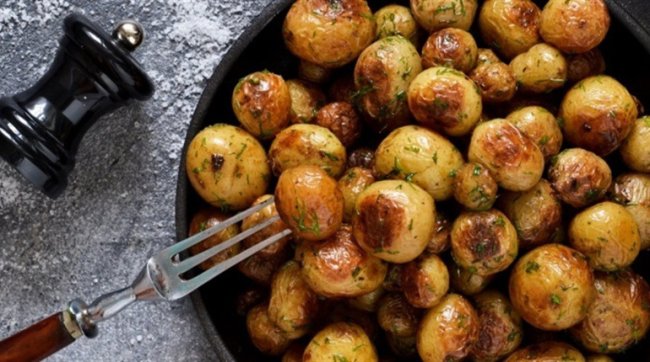 Як приготувати молоду картоплю: ТОП-5 рецептів від ВолиньPost