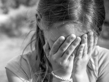 У Маневицькому районі п'яний хлопець розбещував 7-річну дівчинку