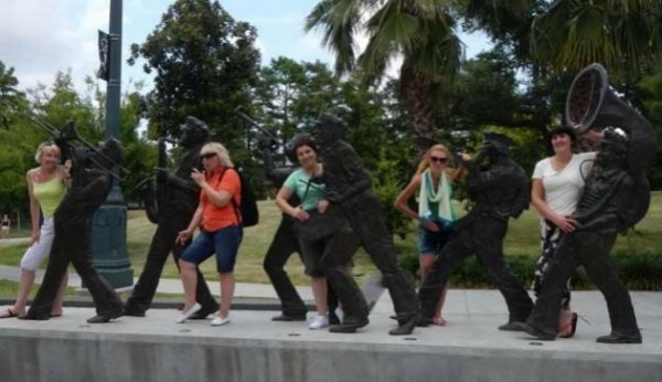 «Правильні» фото з пам'ятниками