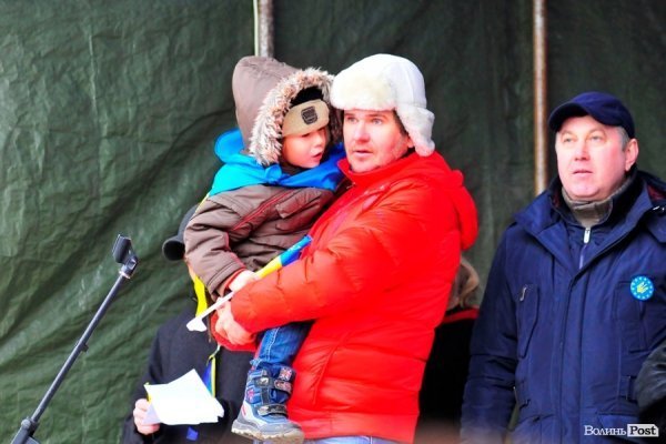 Віче на луцькому Майдані. ФОТО