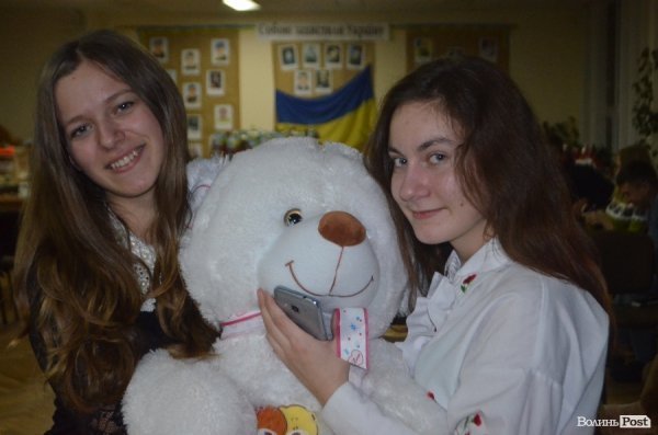 Як у Луцьку творять добро на Фабриці Святого Миколая. ФОТО