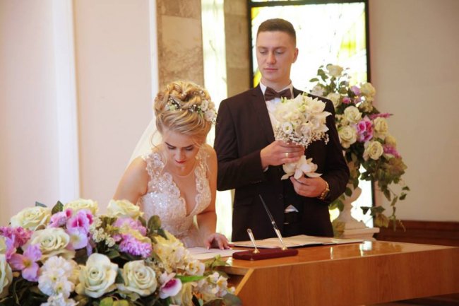 За вересень у Луцьку одружилося понад 200 пар. ФОТО