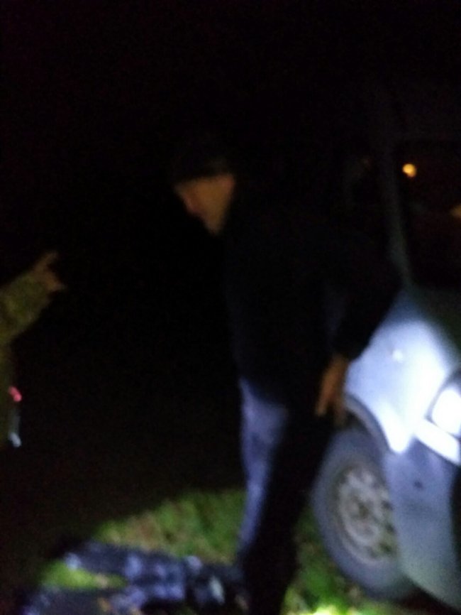 На Волині «на гарячому» спіймали браконьєра, який ловив рибу вночі. ФОТО 