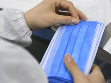 «Носити маски здоровим людям немає сенсу», – очільник інфекційної лікарні