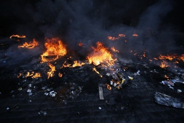 Протистояння на Грушевського: центр Києва у попелі і вогні. ФОТО