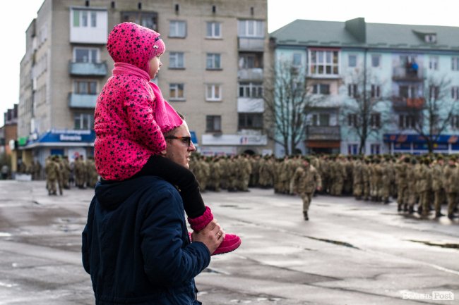 Нарешті вдома! 14-та бригада пройшла маршем у Володимирі. ФОТО
