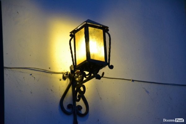 У Старому місті ліхтарі намагаються стилізувати під старовинні