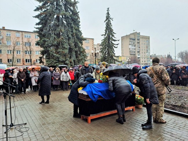 Навіки 43: у Ковелі попрощалися з полеглим зенітником