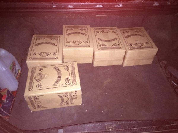 На Волині спритники продавали нелегальну горілку через інтернет