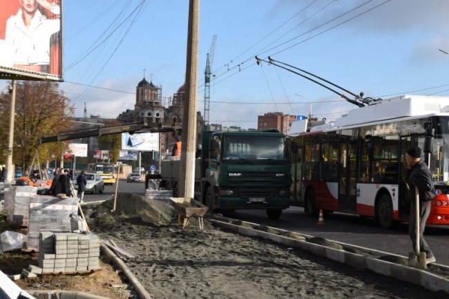 Соборності та Ківерцівська: розповіли, як проходить ремонт доріг та дворів у Луцьку. ФОТО