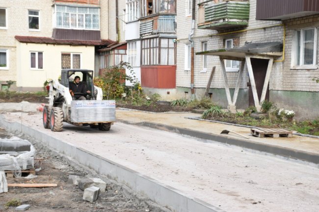 Соборності та Ківерцівська: розповіли, як проходить ремонт доріг та дворів у Луцьку. ФОТО