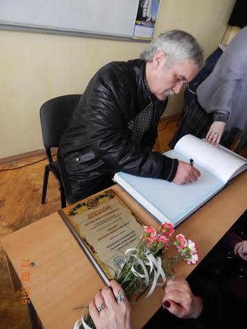 Василю Шкляру у Луцьку присвоїли звання почесного професора. ФОТО