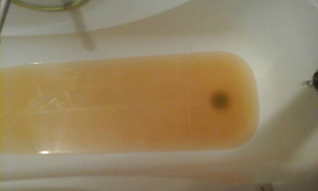 У селі під Луцьком з кранів тече «фанта». ФОТО