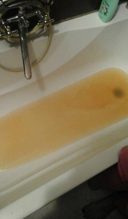 У селі під Луцьком з кранів тече «фанта». ФОТО