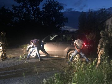 Волинські прикордонники «на гарячому» піймали організатора каналу незаконної міграції в ЄС