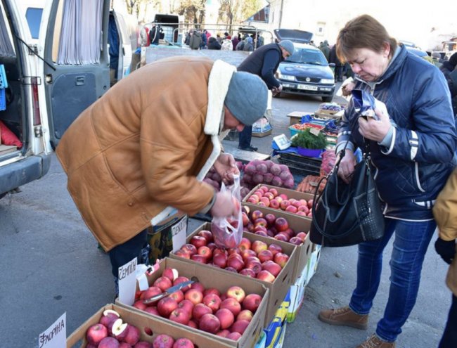 Цукор, риба і кролі: у волинському райцентрі влаштували ярмарок. ФОТО