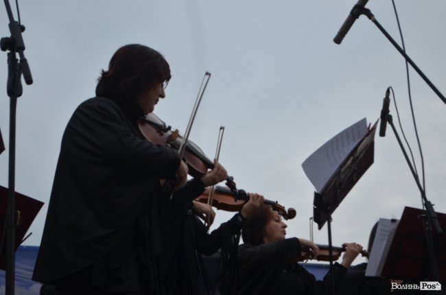 «Симфонія мого міста»: у центрі Луцька грали камерну музику. ФОТО