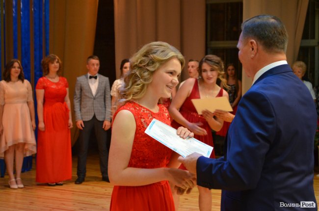 «Ви наша надія»: у луцькому педколеджі – випускний. ФОТО