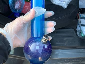 Повний набір: у Луцьку в водія «під кайфом» знайшли наркотики і прилади для куріння. ФОТО